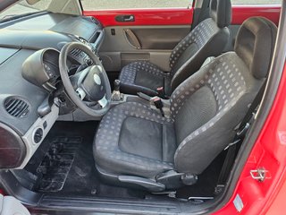 Volkswagen Beetle 2000 ACEPTO CAMBIO POR RR
