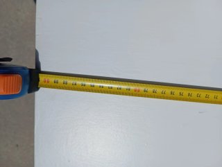Mesa ovalada y 4 sillas de madera