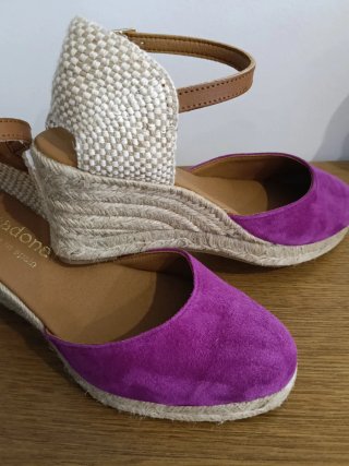 Cuñas Bonadona artesanas Piel violeta nuevas