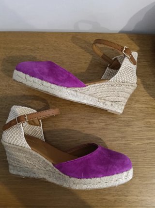 Cuñas Bonadona artesanas Piel violeta nuevas
