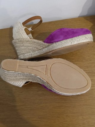 Cuñas Bonadona artesanas Piel violeta nuevas