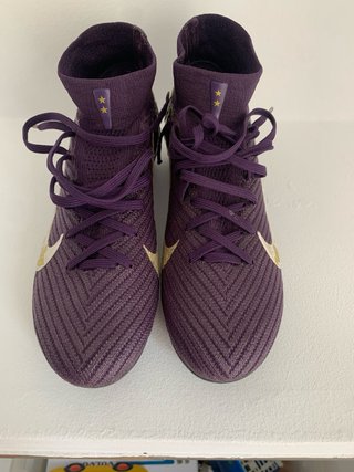 Botas de fútbol Nike Mercurial moradas talla 36,5