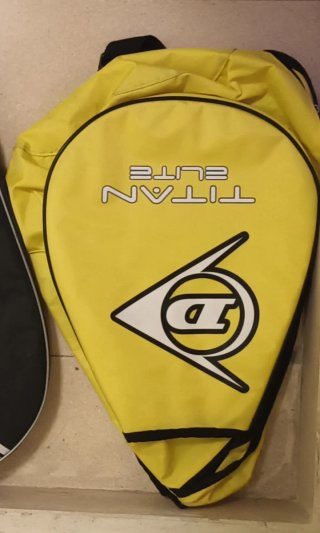 Funda de pádel Dunlop Titan Elite doble.