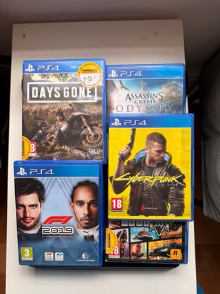 PS4 Slim Negra + 2 Mandos