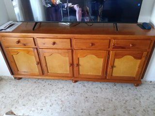 Mesa de comedor y 4 sillas de madera