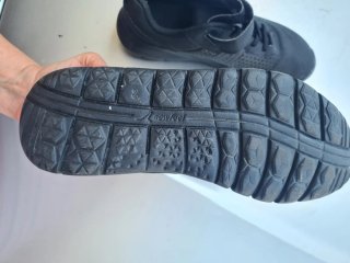 Scarpe da ginnastica nere usate una volta