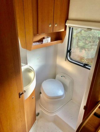 Autocaravana Capuchina Knaus Sky Traveller DKG 650