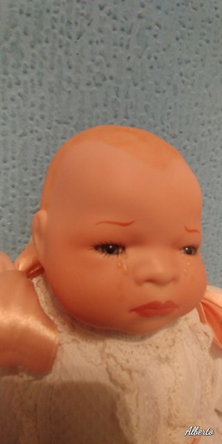 Reproducción de bebé llorón antiguo