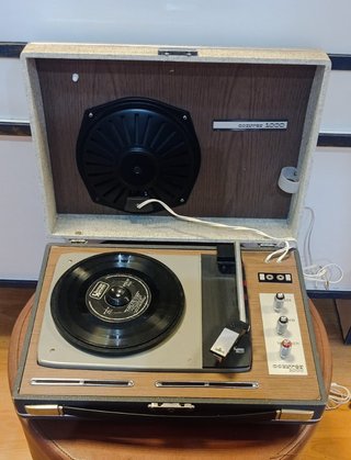 Tocadiscos maleta años 60-70