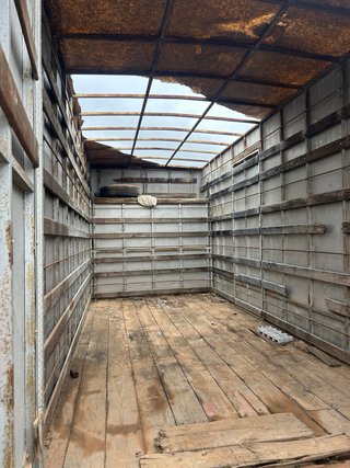 Caja Camión 3500kg (no ahi camion solo caja)