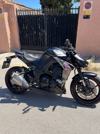 Kawasaki Z1000 Naked Negra/Plateada