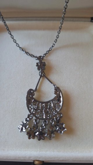 Collana etnica vintage con strass verdi