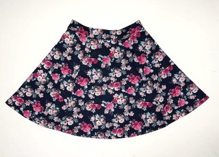 Falda floral Stradivarius Talla S