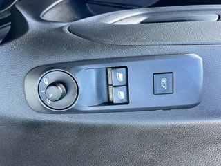 Peugeot Partner BlueHDi 100 cv. -Av. Motor- 7.500€