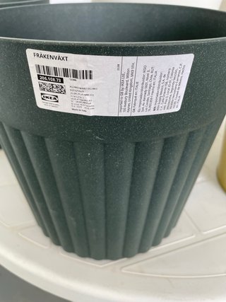 Set di 6 Vasi in Plastica e Metallo