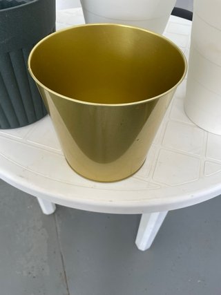 Set di 6 Vasi in Plastica e Metallo