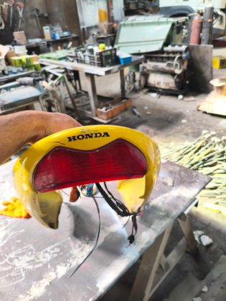 Colín trasero Honda CBR F4 + Faro