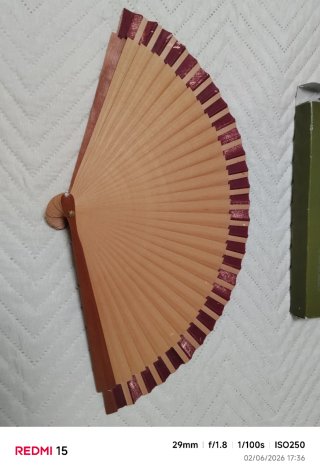 Abanico pintado a mano Malvi