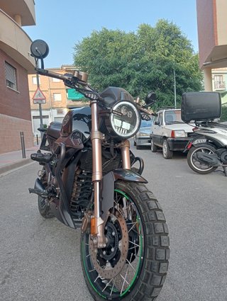Moto Zontes Negra/Gris Naked