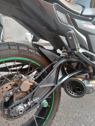 Moto Zontes Negra/Gris Naked