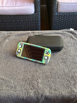 Nintendo Switch Lite Gris + Accesorios
