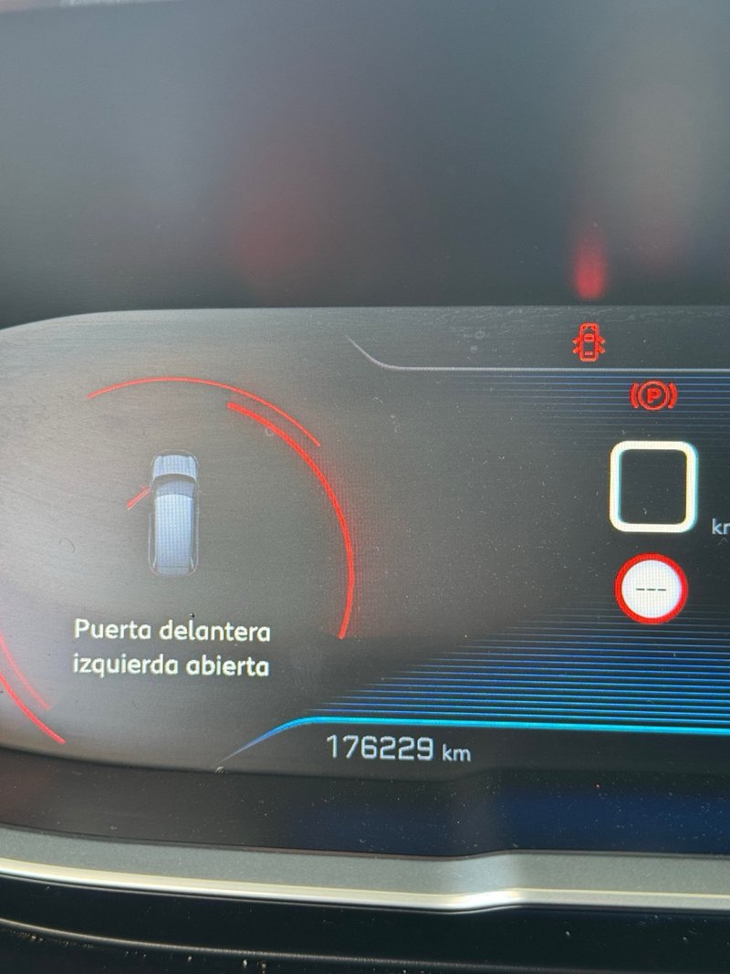 Peugeot 5008 2018, foto 14