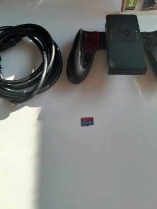 Nintendo Switch + targeta 128GB + FIFA 23 (regalo)