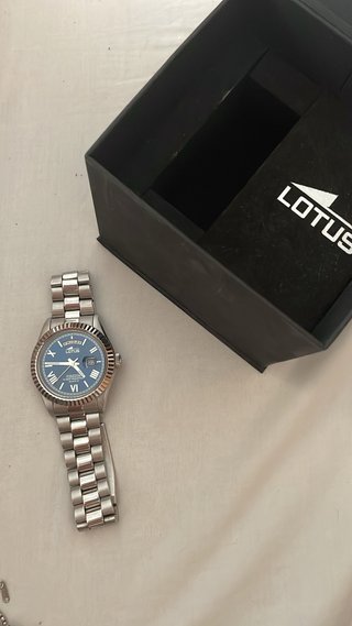 Reloj Lotus Azul y Plateado