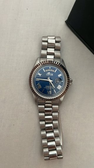 Reloj Lotus Azul y Plateado