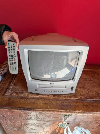 TV LG con VCR Plata