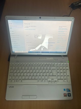 Portátil Sony VAIO VPCEB1M1E Plata