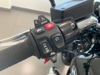 BMW R 18