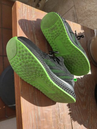 Zapatos de seguridad negros y verdes