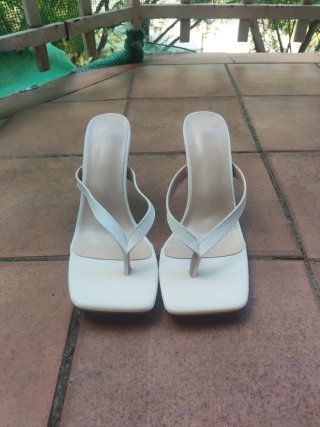 Tacones blancos mujer