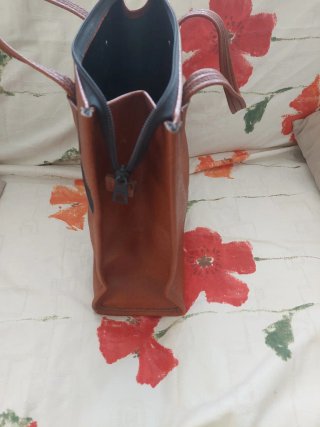 Bolso de piel marrón
