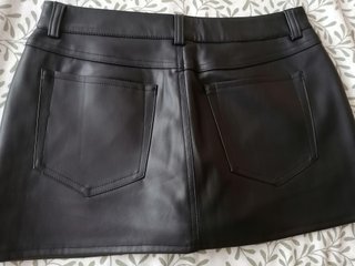 Falda pantalón efecto piel negra T.38