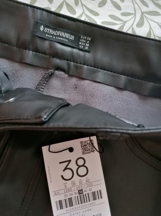Falda pantalón efecto piel negra T.38