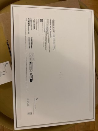 MacBook Neo Plateado Nuevo + Cargador USB-C