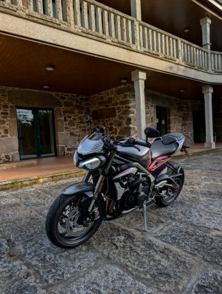 Triumph Street Triple 765 RS