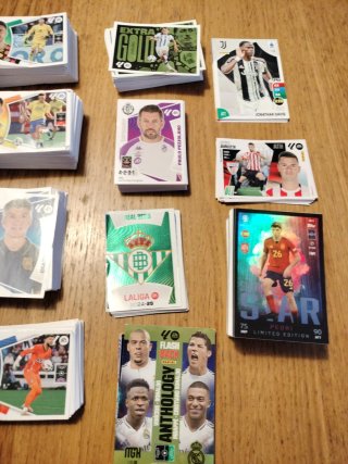 Cromos de fútbol variados