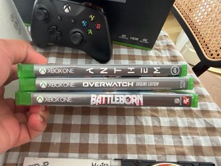 Xbox One X + 4 Giochi