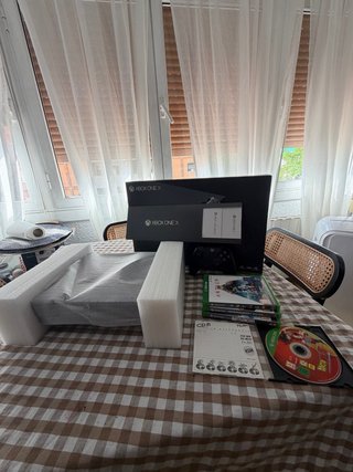 Xbox One X + 4 Giochi