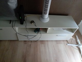El Mueble de TV salón blanco y morado