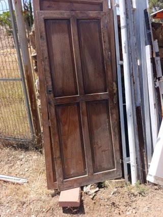 Puerta antigua de madera