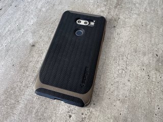 LG V30 con Parte Trasera Transparente en caja orig