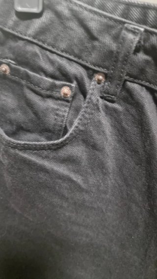 Pantalón negro vaquero