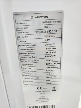 Calentador de agua Ariston blanco
