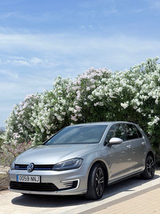 Volkswagen Golf GTE DSG