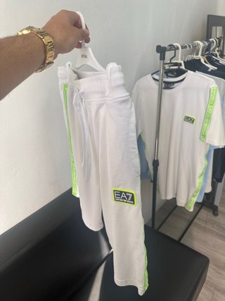 Conjunto EA7 Emporio Armani Blanco y Verde