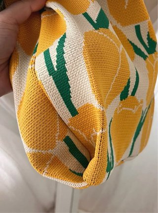 Bolso de mano estilo japonés con diseño de tulipán